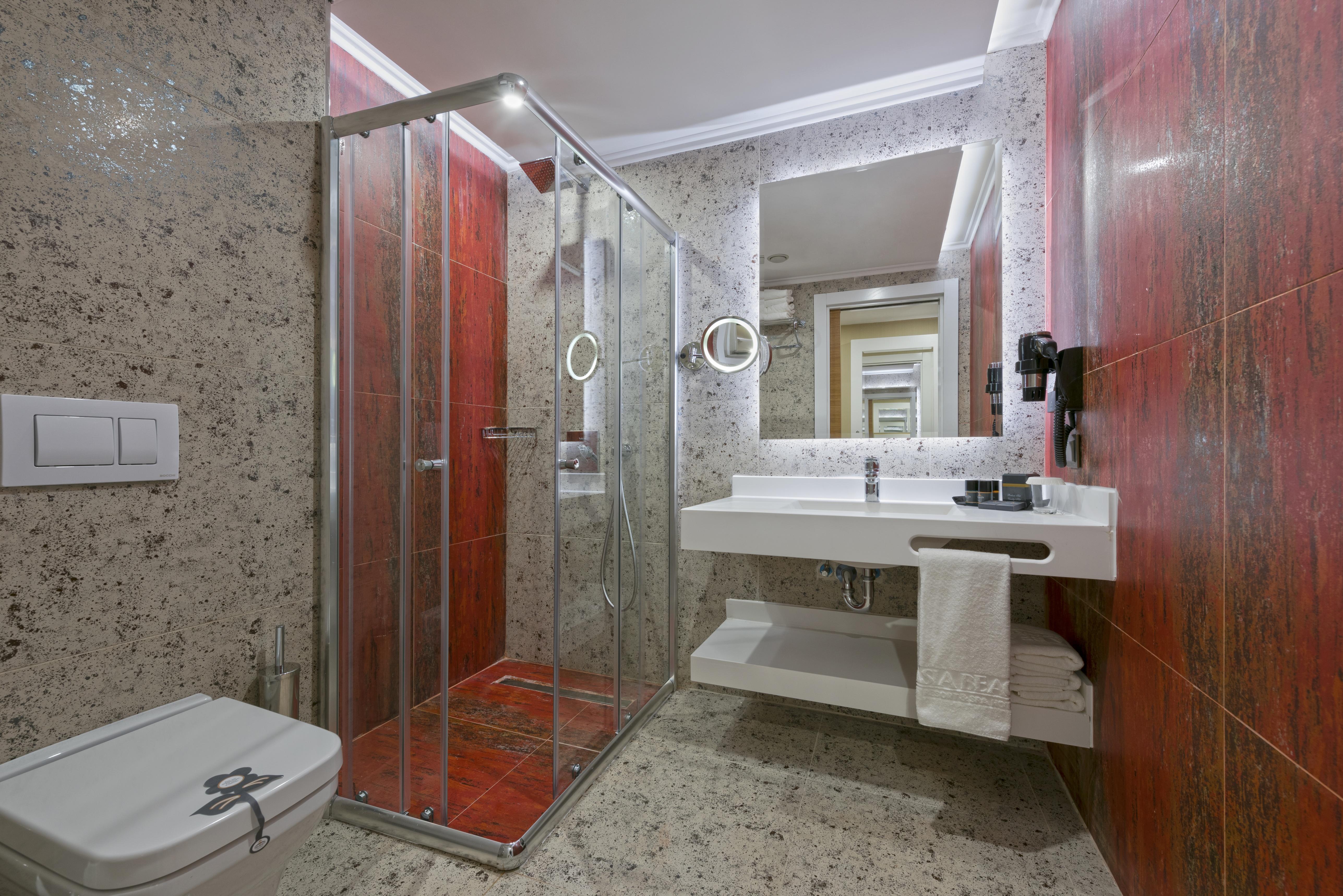 & Hotel 5*